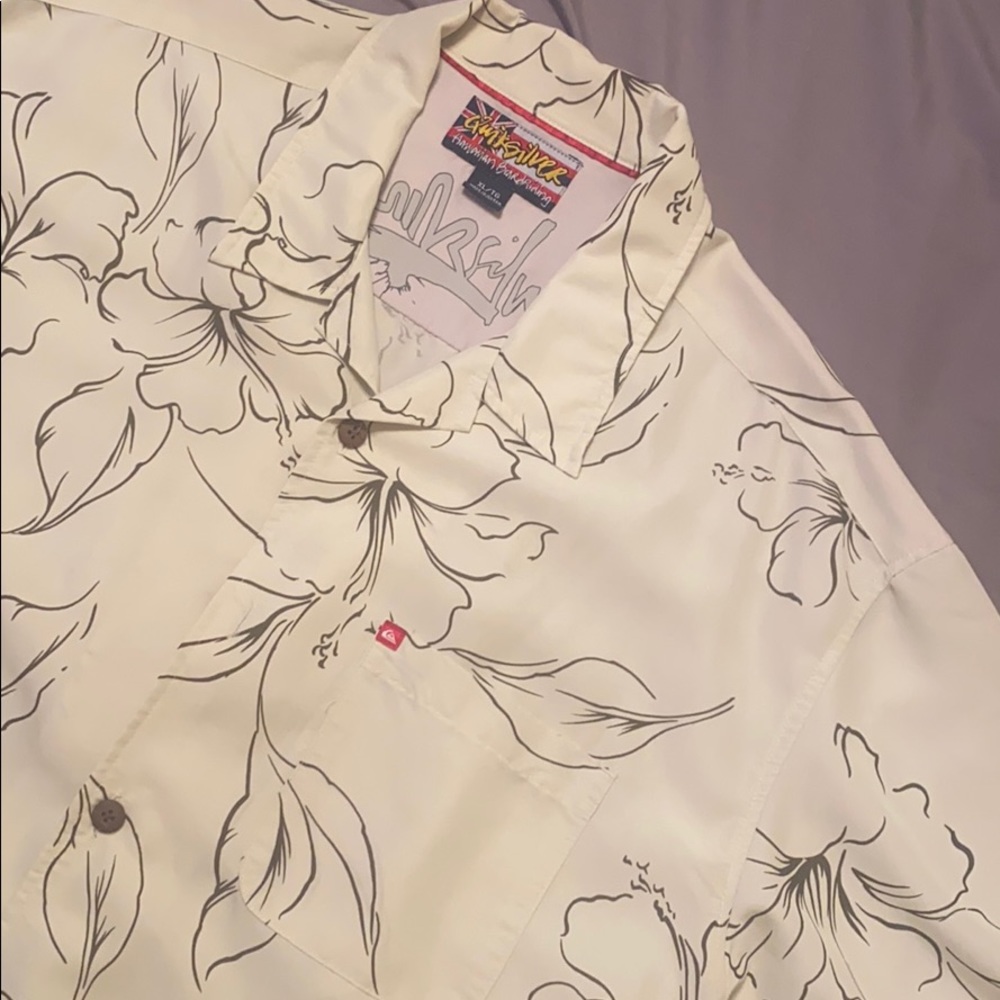 Quicksilver Hawaiian style dress shirt